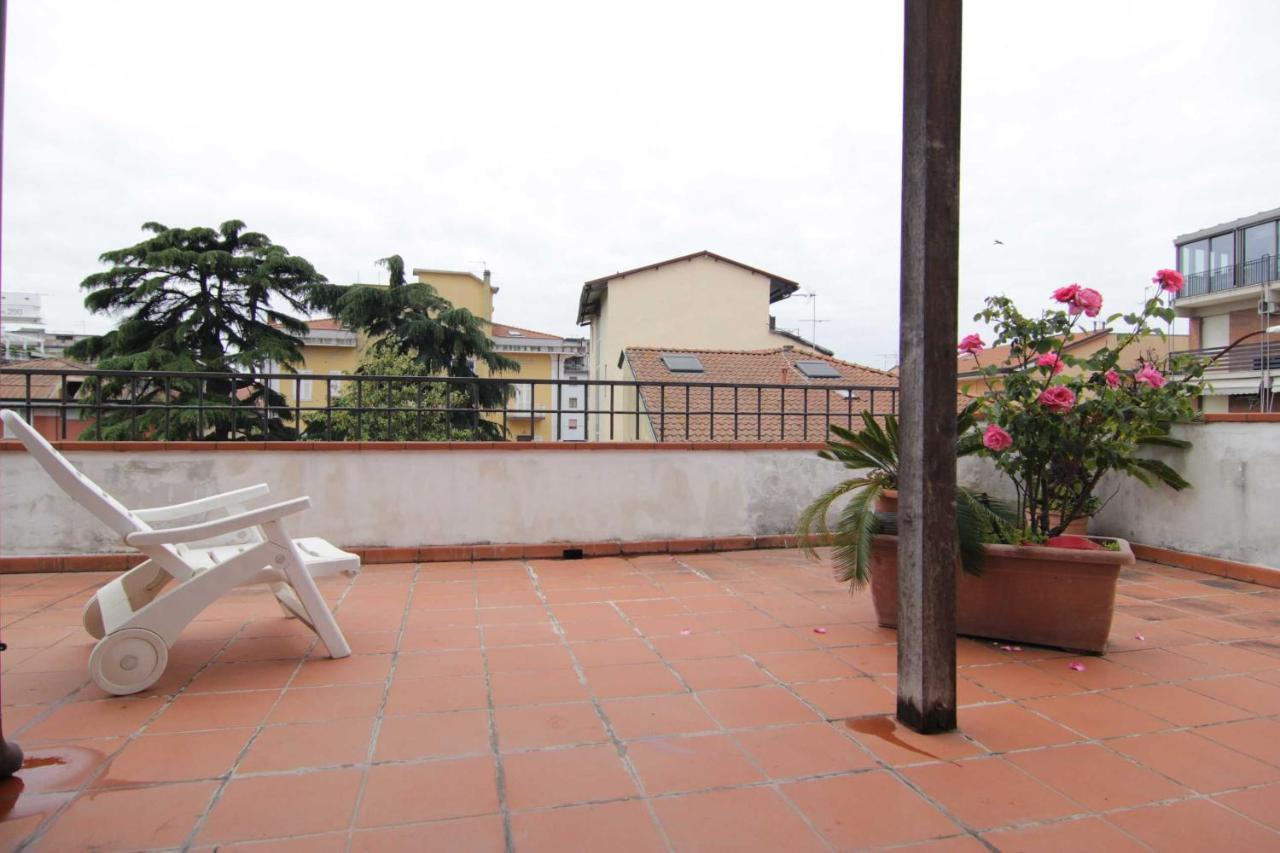 L'Arrocco Bed And Breakfast Marina Di Carrara Exterior foto